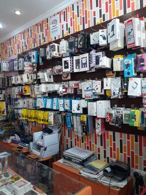 Phone shop for sale, excellent location and income 