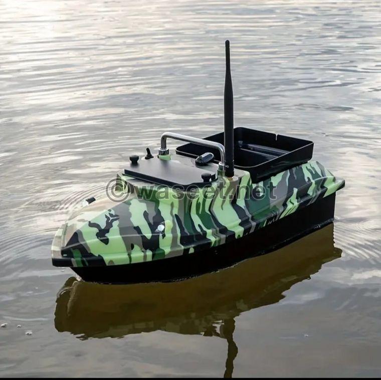 For sale a boat to throw baits 0