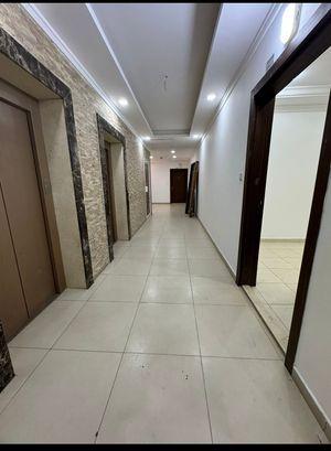 For rent a commercial floor in Salmiya 