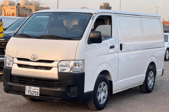 Toyota Hiace bus model 2018 for sale