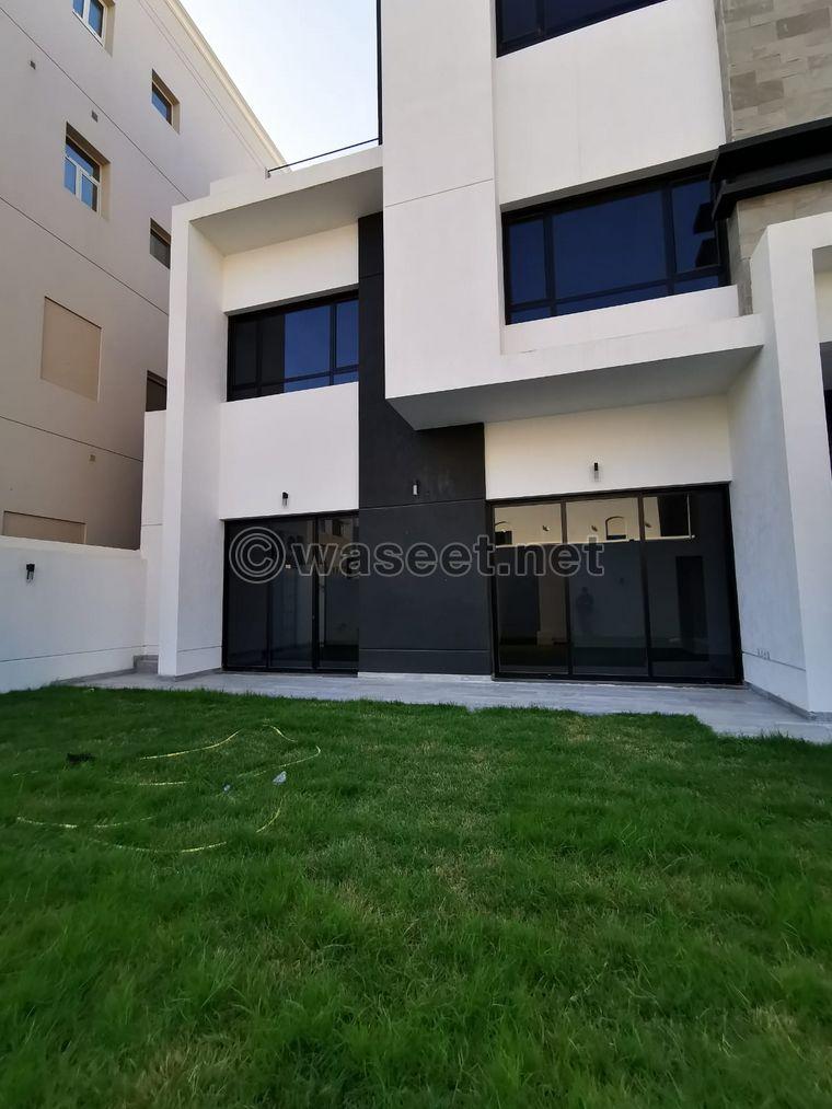 A big villa for rent in Abu Fatira 9
