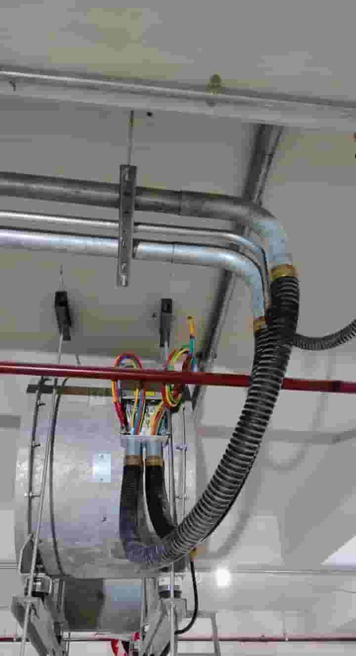 فني كهرباء إنشاء وصيانة فني كهرباء إنشاء وصيانة