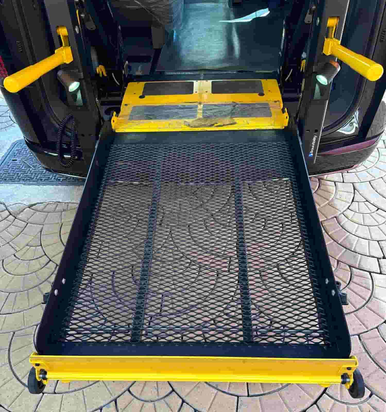 رافعة للمعاقين رافعة للمعاقين