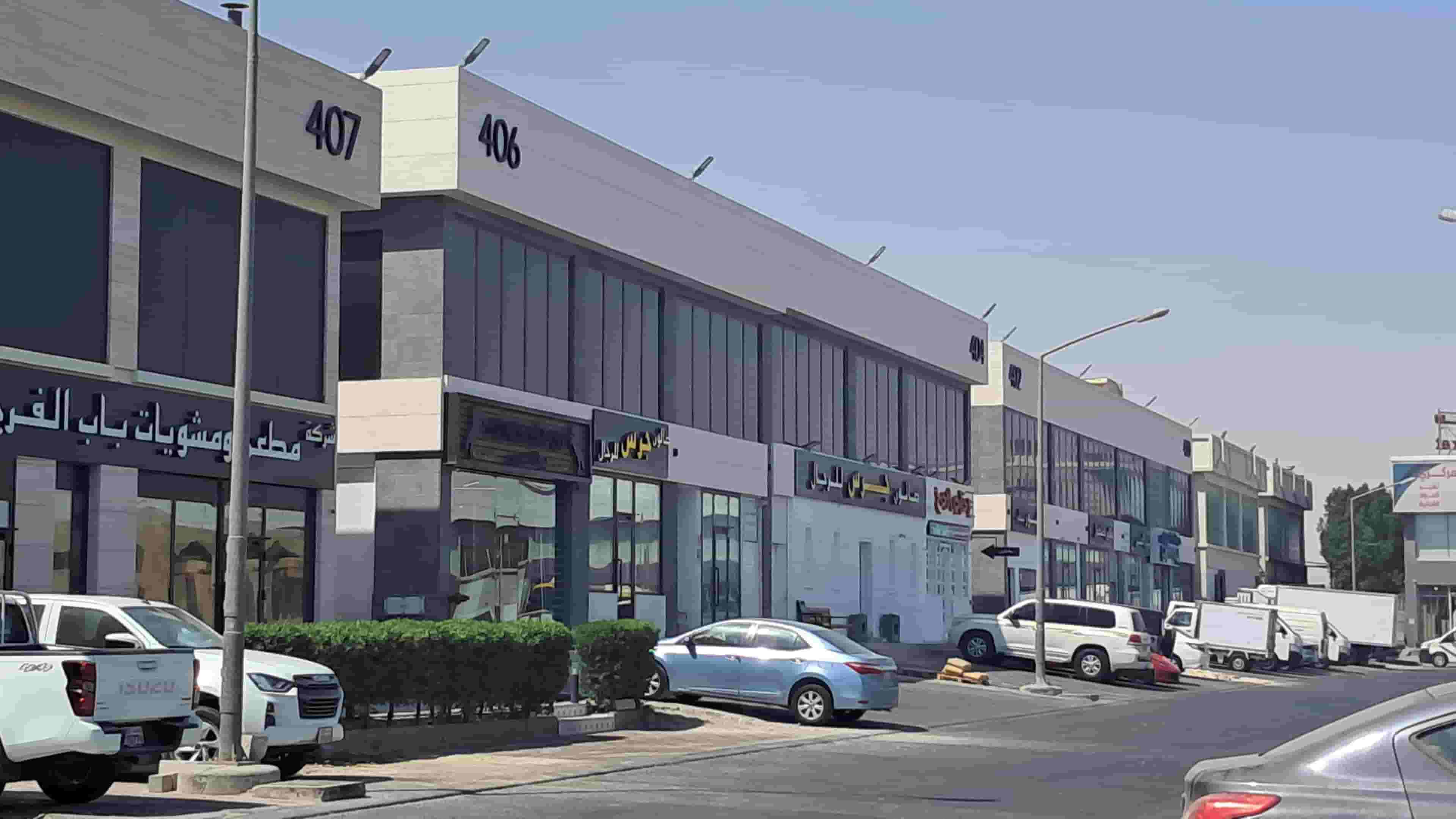 For rent shops, catacombs and mezzanines in Qurain markets For rent shops, catacombs and mezzanines in Qurain markets