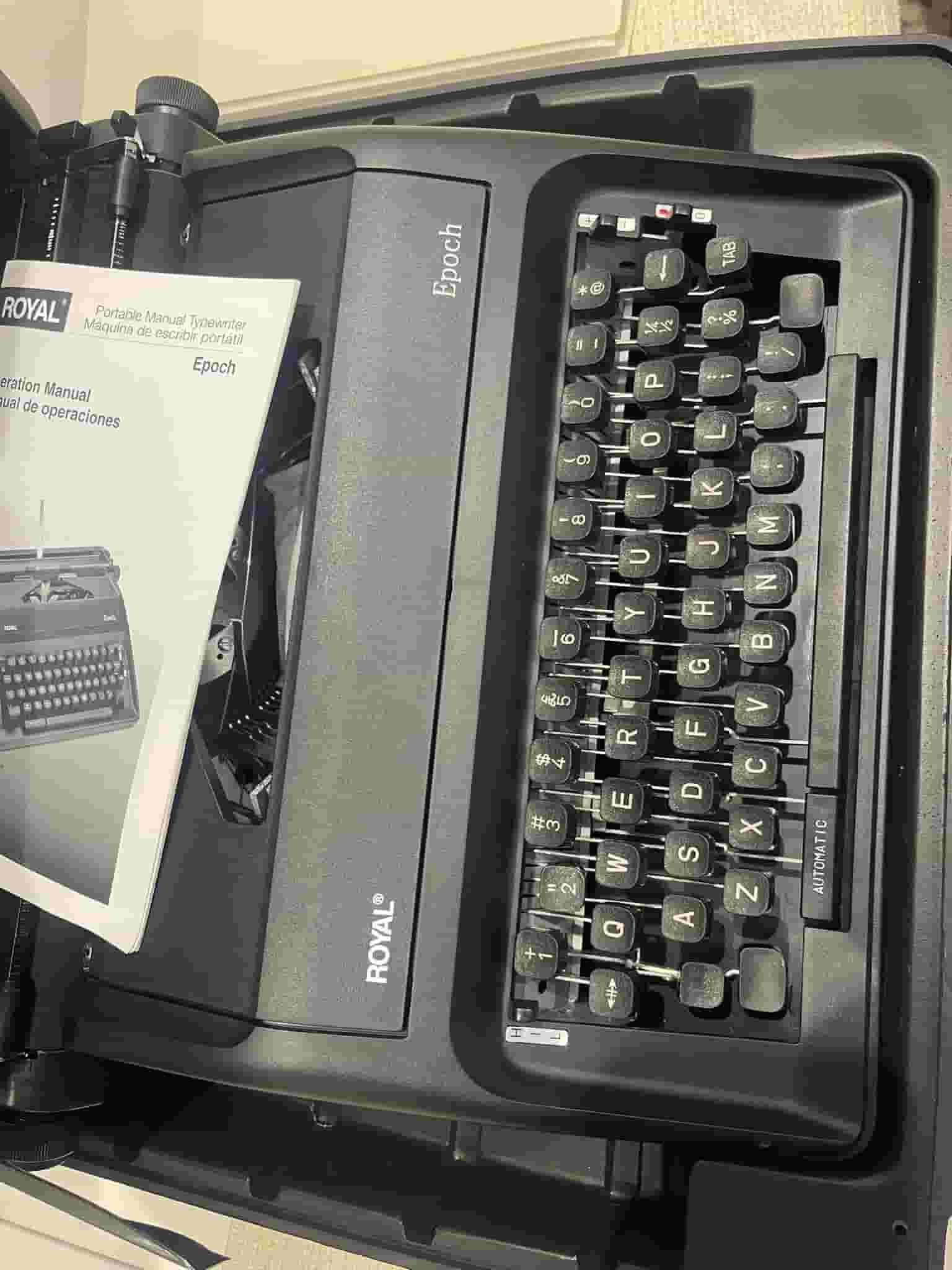 آلة كتابة كيبورد إنجليزي آلة كتابة كيبورد إنجليزي