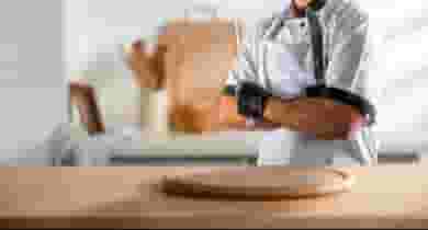 مطلوب طباخ عربي مطلوب طباخ عربي