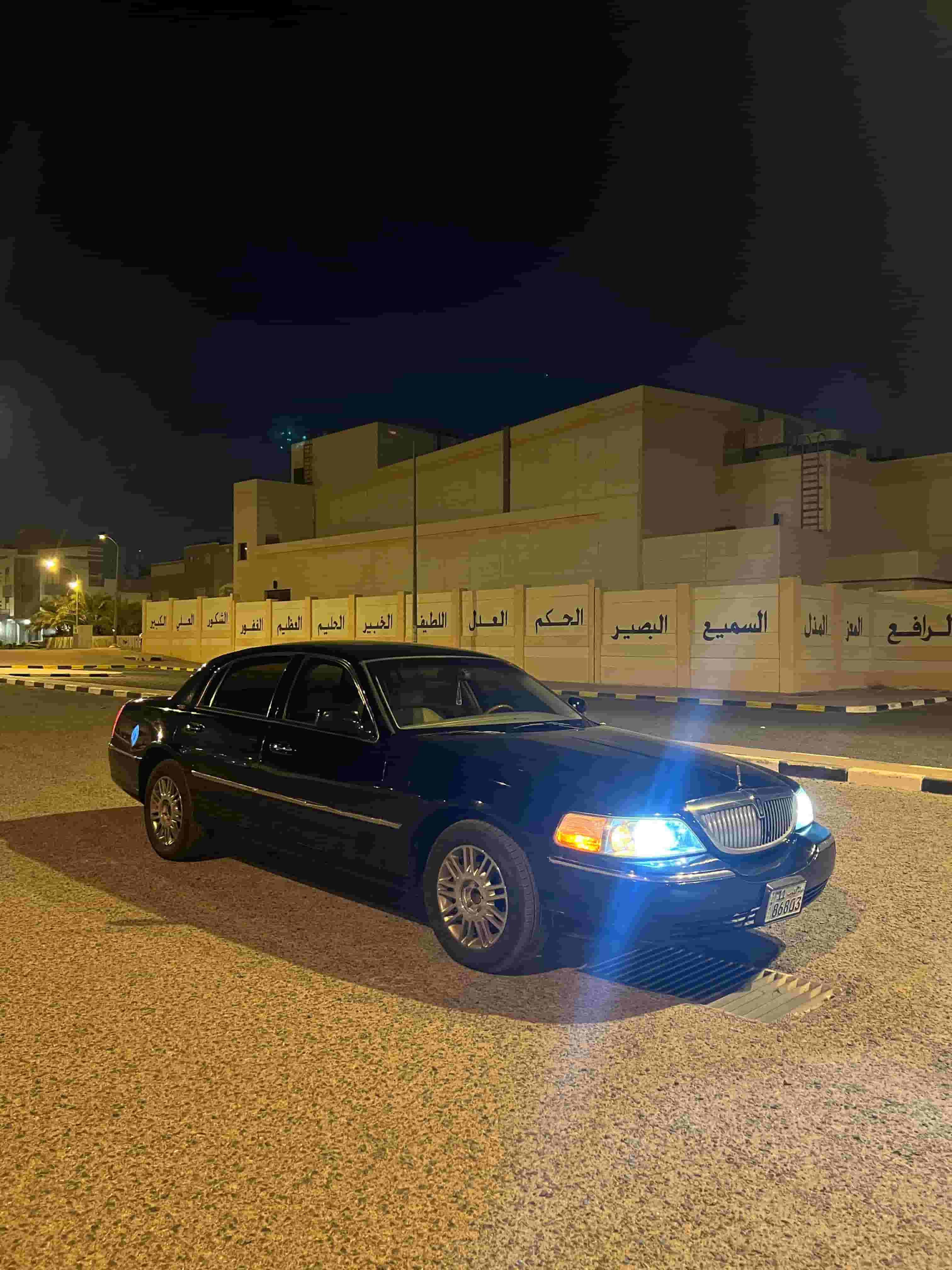 للبيع لينكولن تاون كار 2006 للبيع لينكولن تاون كار 2006