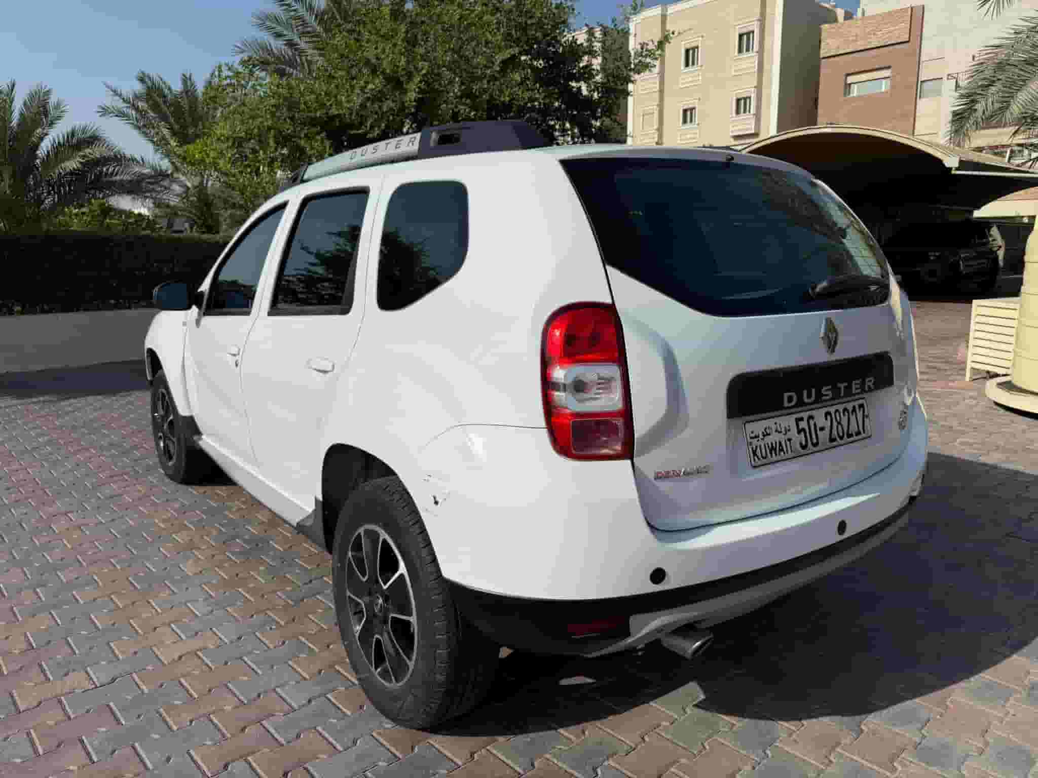 Renault Duster 2017 in excellent condition 1600cc. The tensioner is very soft. The condition of inspection is the gear of the chassis machine Renault Duster 2017 in excellent condition 1600cc. The tensioner is very soft. The condition of inspection is the gear of the chassis machine
