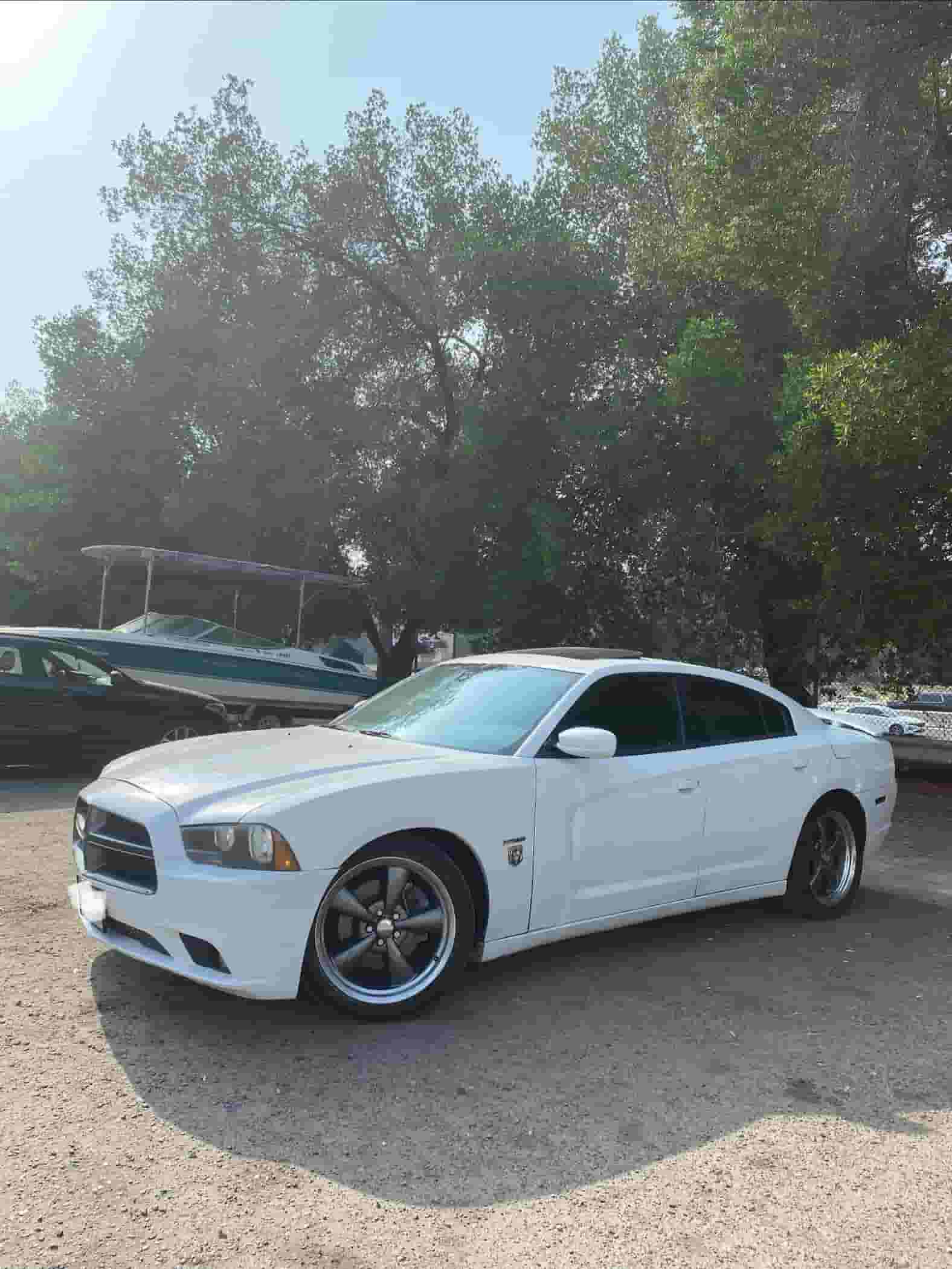 للبيع دودج تشارجر موديل 2013 للبيع دودج تشارجر موديل 2013