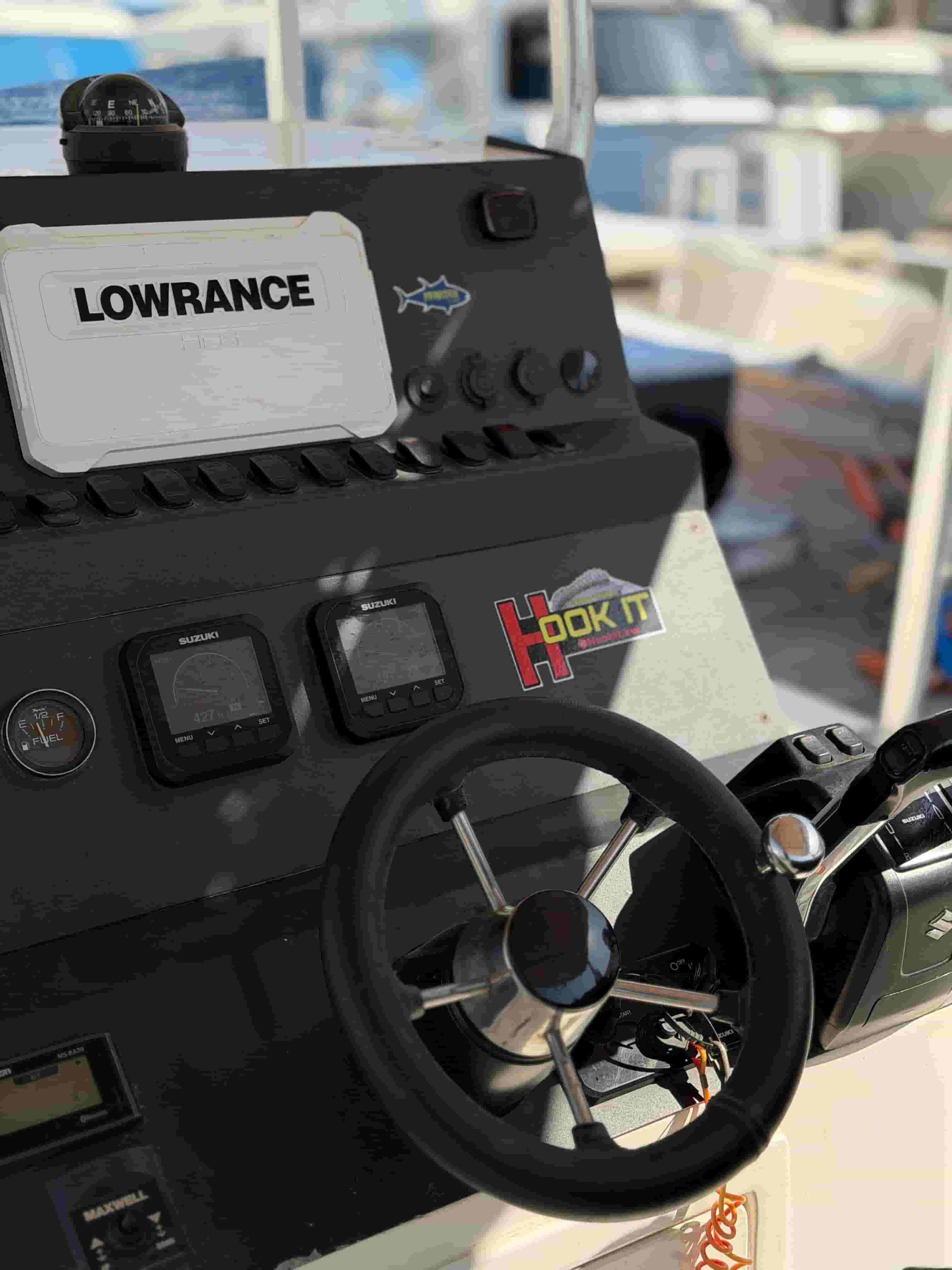 للبيع قارب درازي 27 قدم موديل 2022 للبيع قارب درازي 27 قدم موديل 2022