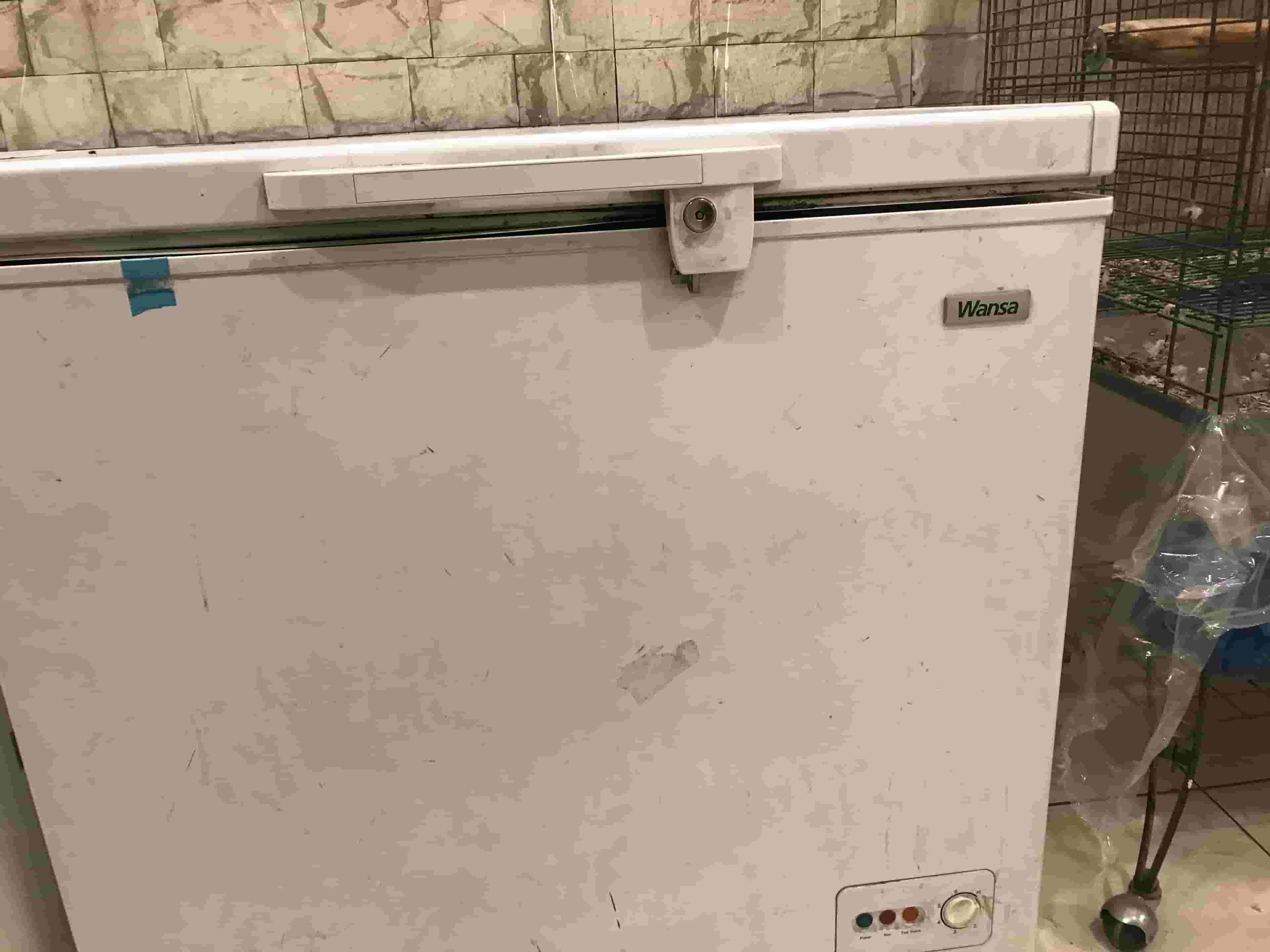 To sell 2 freezers To sell 2 freezers