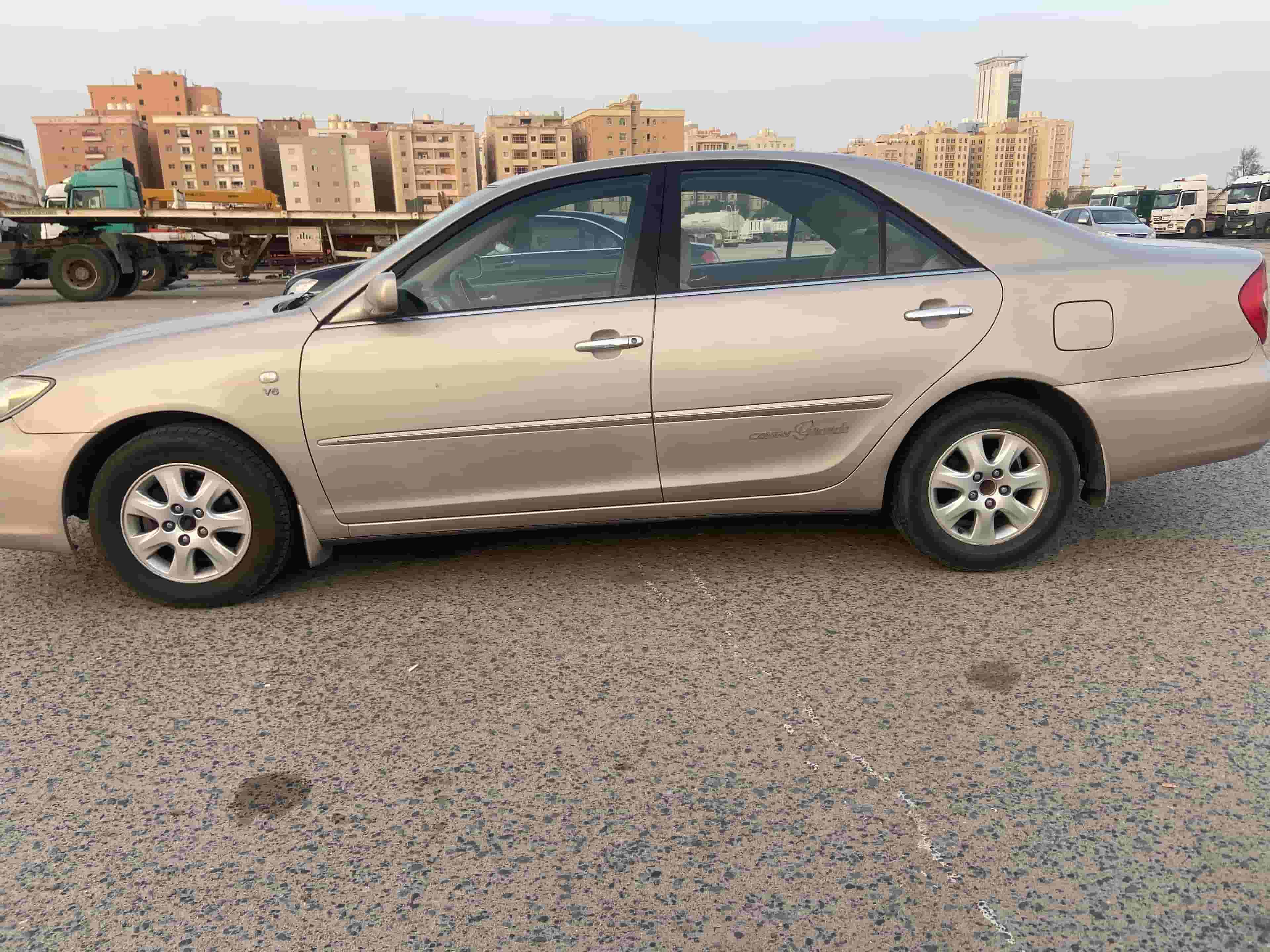للبيع كامري 2004 جراند 6 سلندر للبيع كامري 2004 جراند 6 سلندر