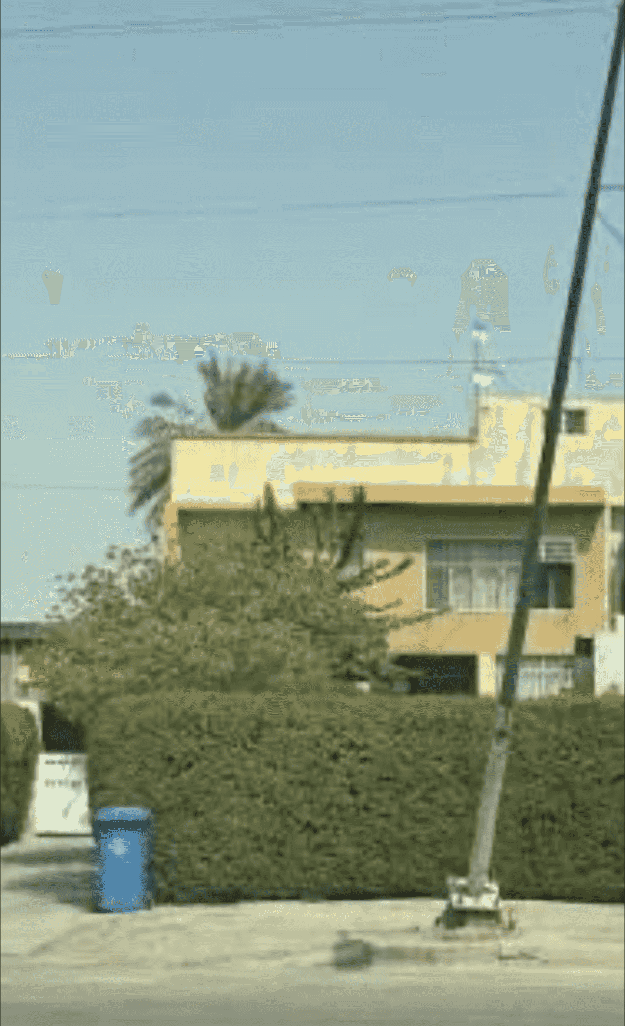 للبيع بيت في اليرموك قطعه 4 المساحة 1000م للبيع بيت في اليرموك قطعه 4 المساحة 1000م