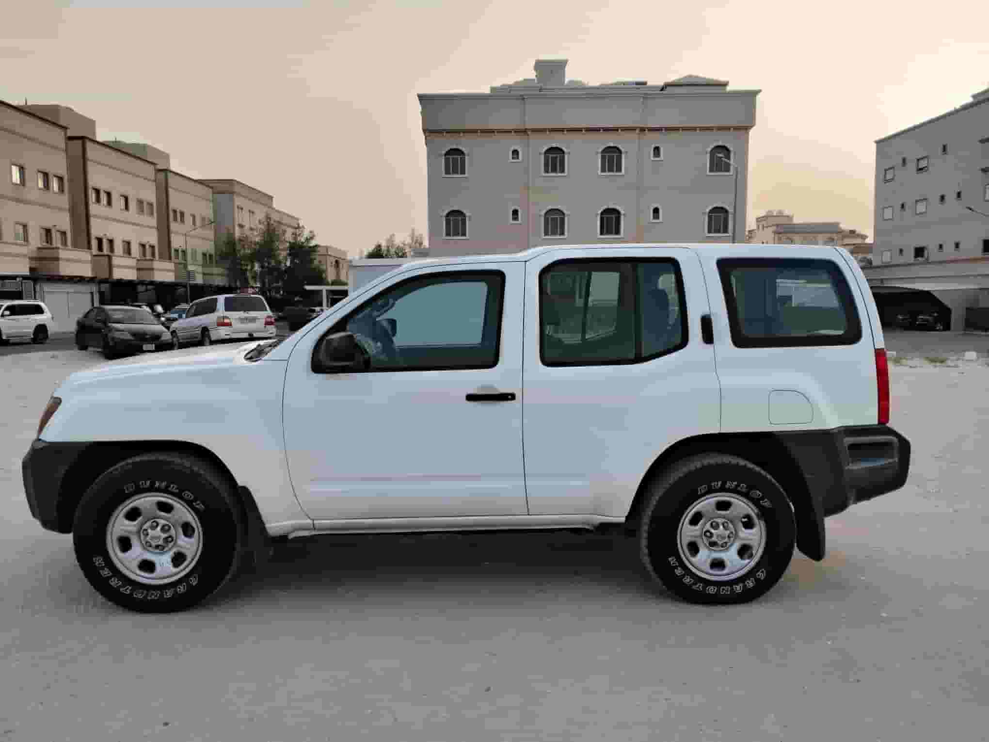 نيسان إكستيرا 2014 نيسان إكستيرا 2014